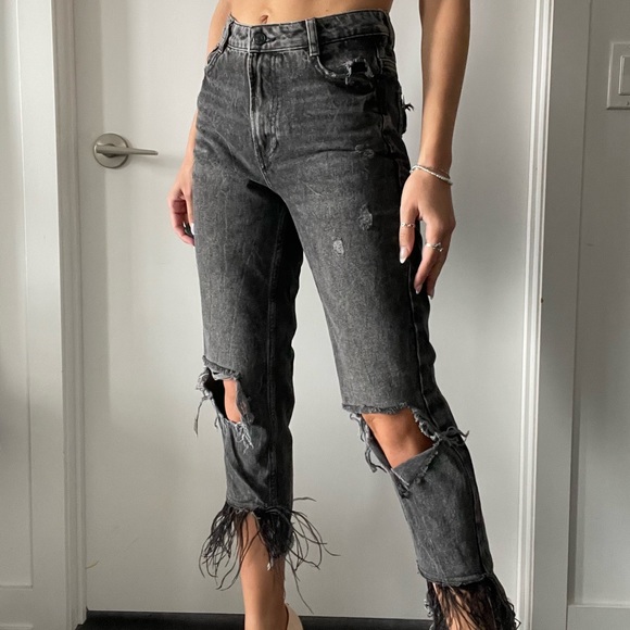 Zara Distressed Jeans with Feather Detail - Picture 1 of 4